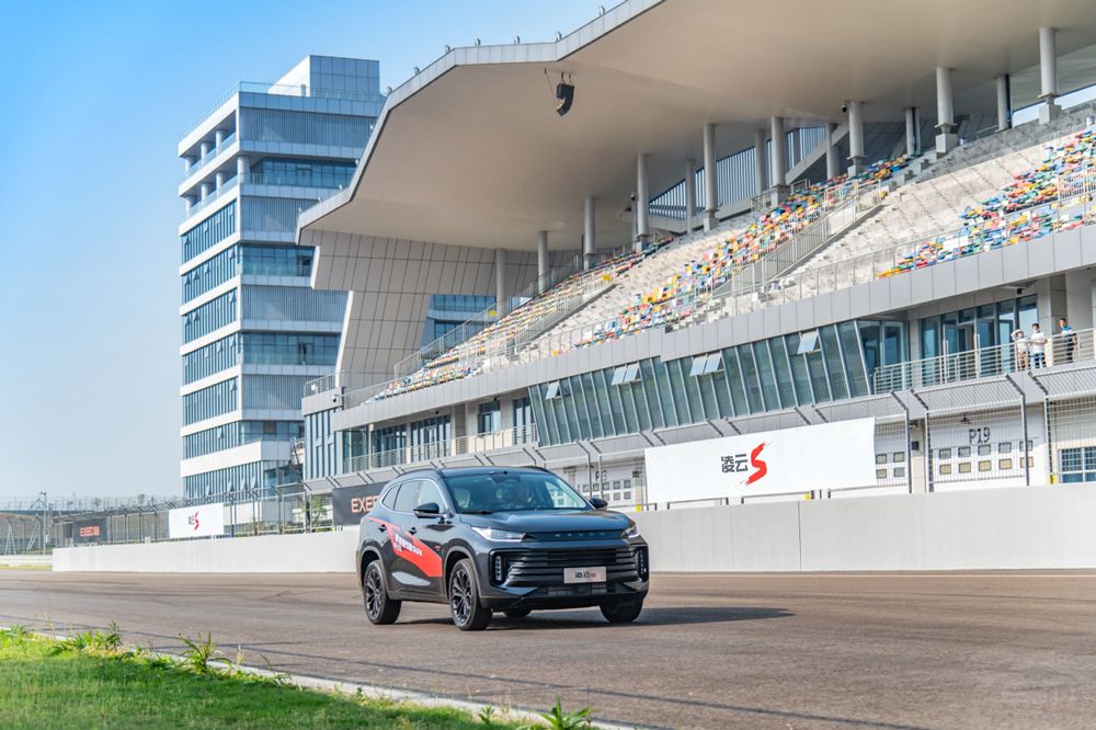 ȫ��λ������;����S