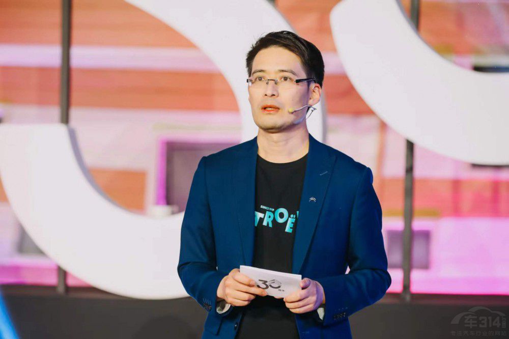 �|�L(f��ng)ѩ�F��30���꣺��(ji��n)�֡��Կ͑�(h��)�����ġ�