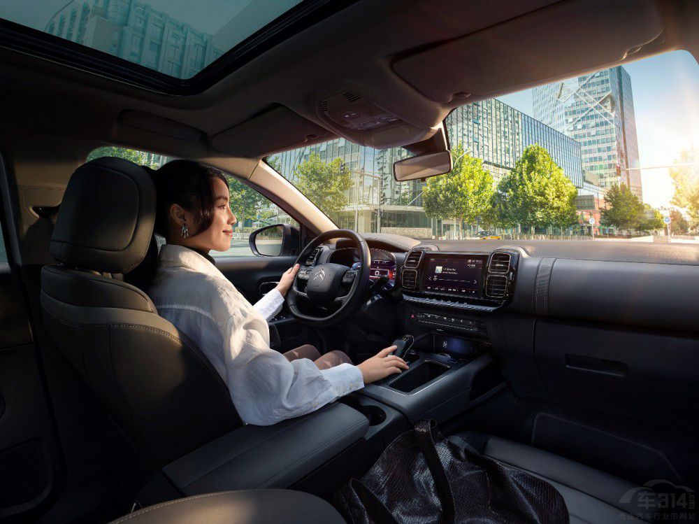 ����C5 AIRCROSS���m����׌�����^����