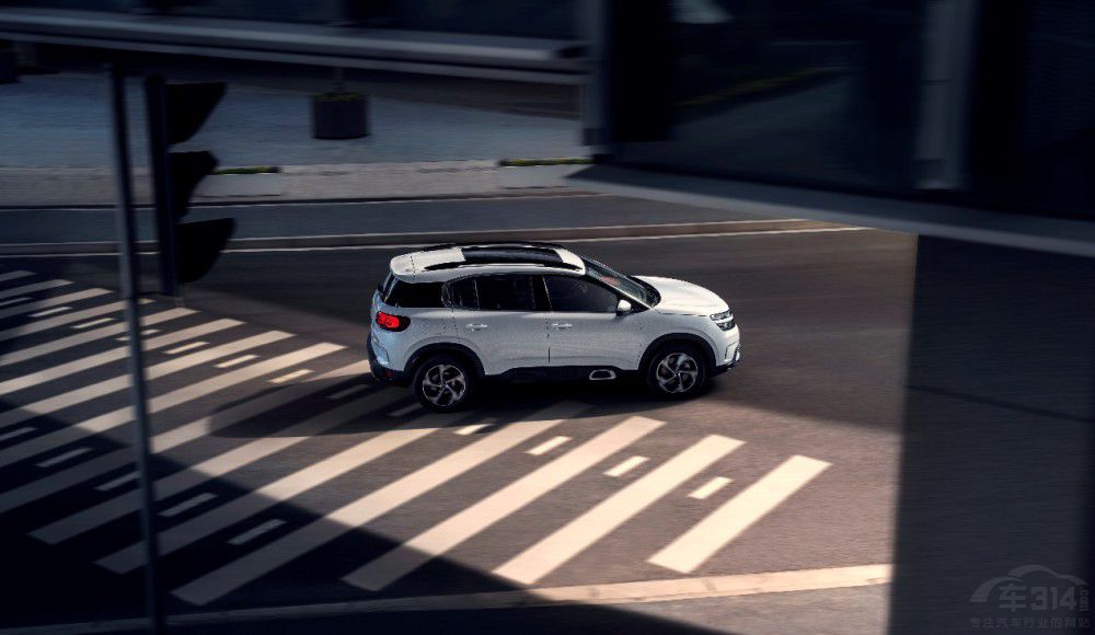 ����C5 AIRCROSS���m����׌�����^����