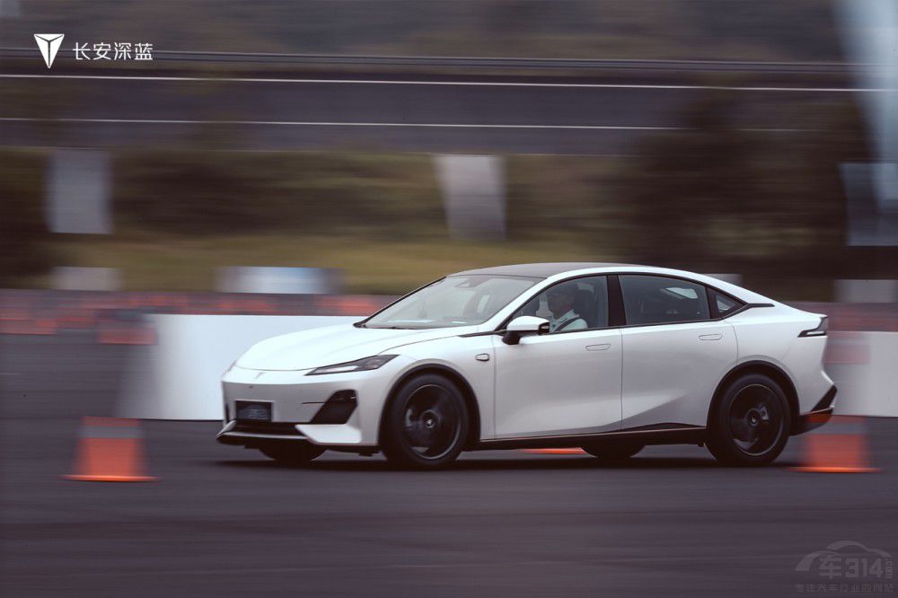 6�µ�7�³� ����I���L�����{SL03������