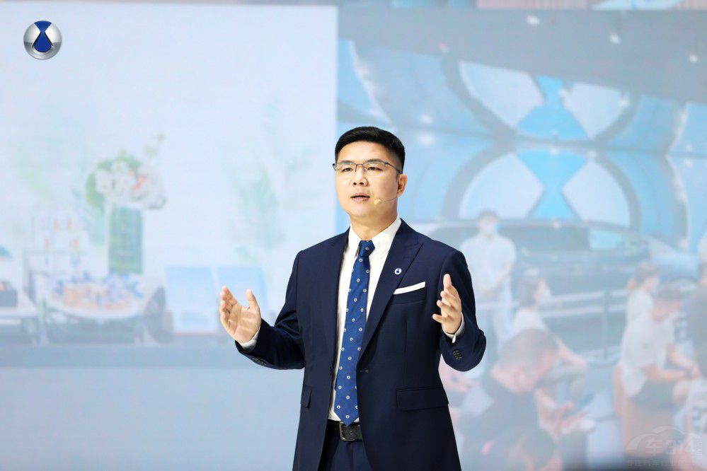 �v��(sh��)�y����SUV����܇(ch��)ȫ�򹫱������س�