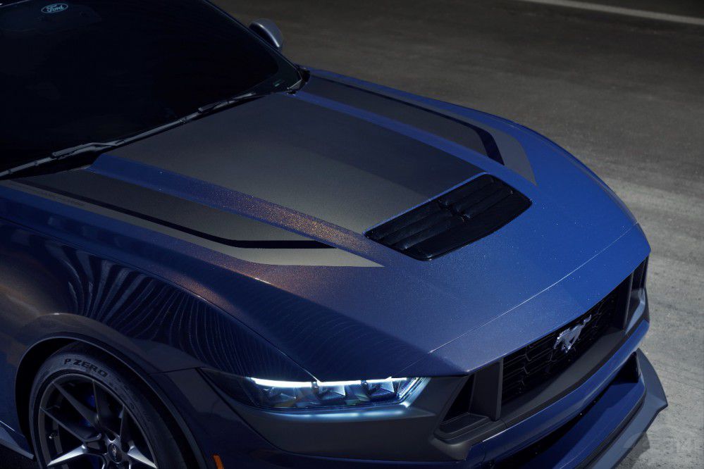 ����Mustang�Ƴ�Mustang Dark Horse܇��