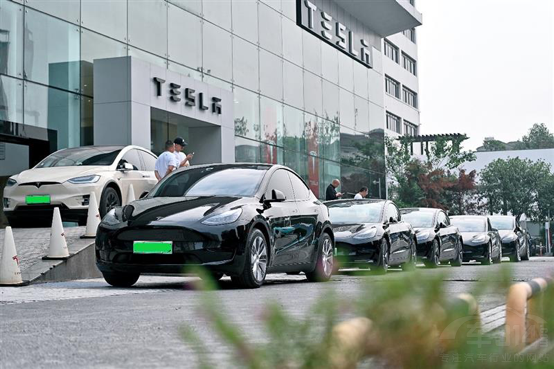 �U(ku��)�󲼾� ��˹���������վ�����Ůɽ