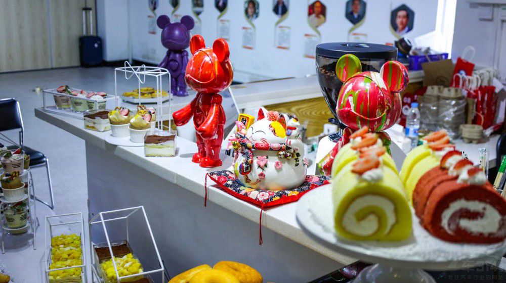 �茚��܇��ꑏV��܇չǰý�wƷ�b��(hu��)��Ļ