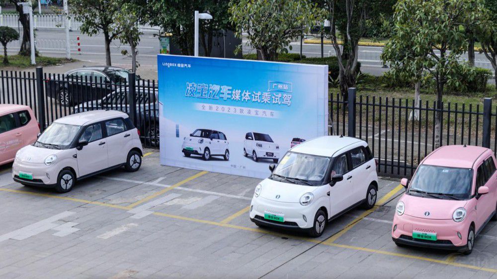 �茚��܇��ꑏV��܇չǰý�wƷ�b��(hu��)��Ļ