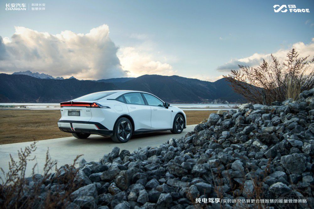 ���{SL03�ɹ�����(zh��n)1200km���L�澳֮��