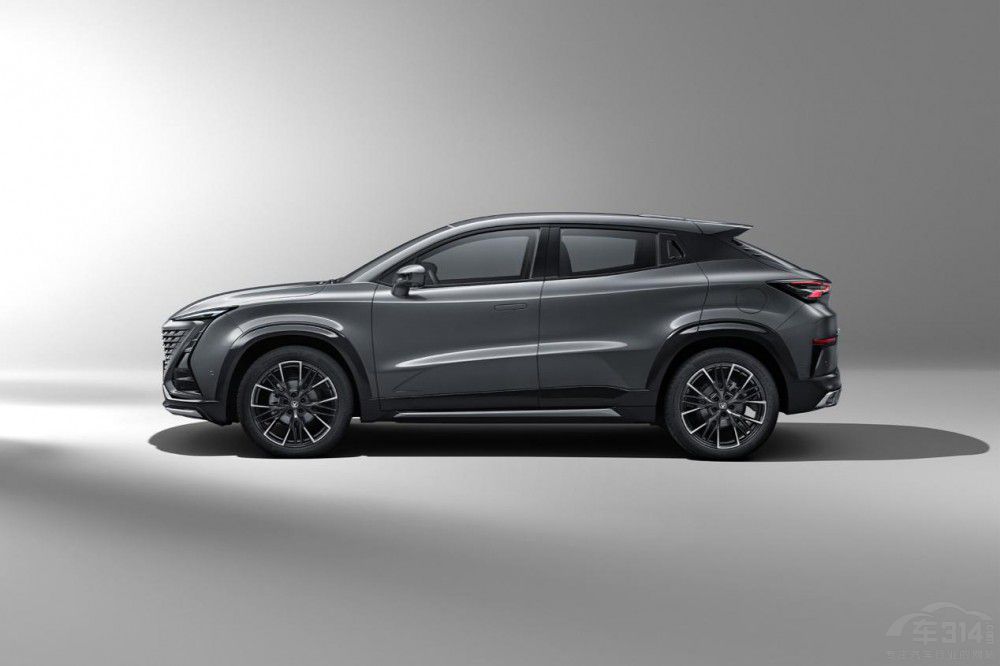 δ��(l��i)�Ƽ��\(y��n)��(d��ng)SUV�ڶ���UNI-T��ʽ���У�