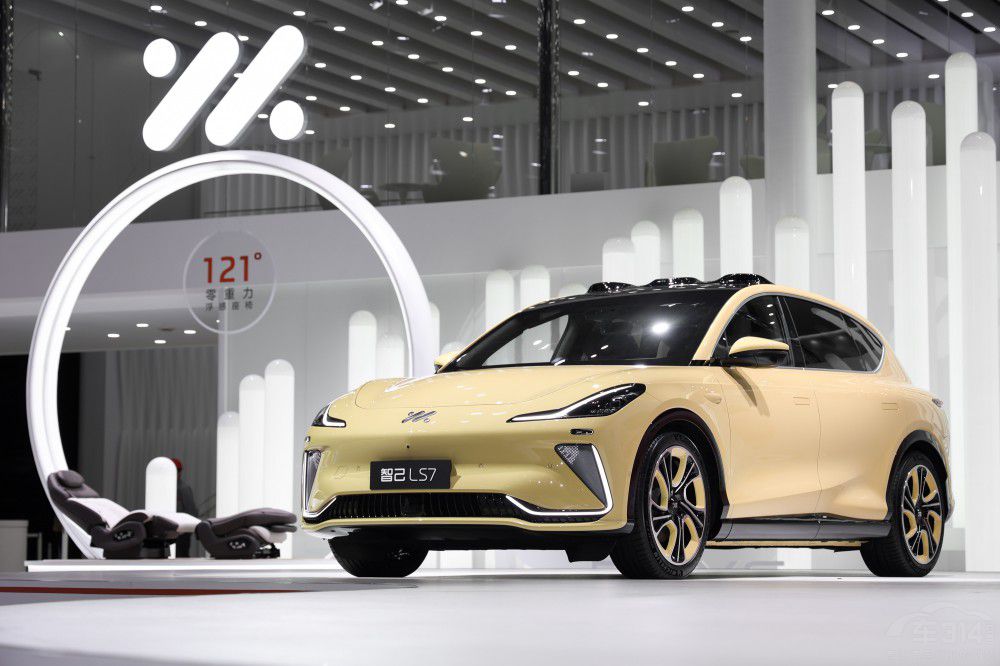 �Ϻ�܇չ�Ǽ���܇��ʽ�l(f��)����AI4M���ܑ�(zh��n)�ԡ�