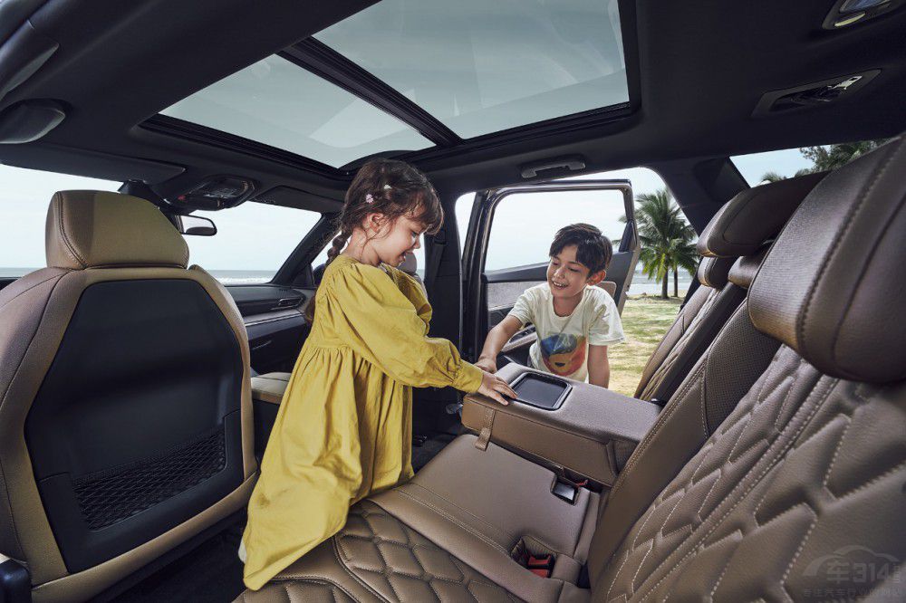 �ISGS����J�C܇����5008 �����fԪ�a�N