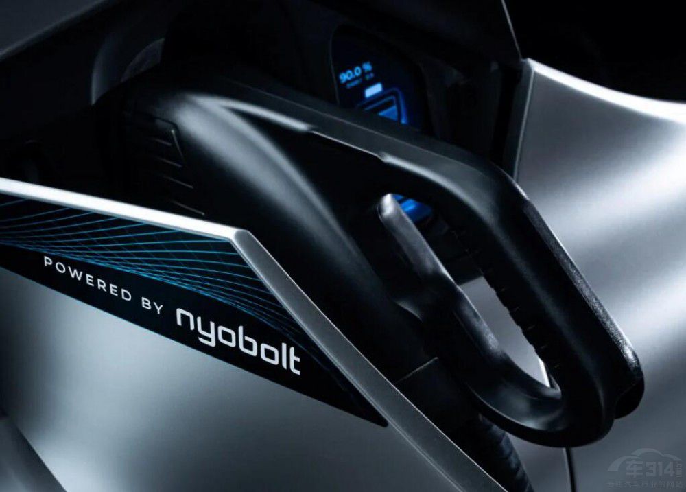 蓮花經(jīng)典跑車Elise魔改純電 6分鐘就能充滿 蓮花經(jīng)典跑車Elise魔改純電 6分鐘就能充滿