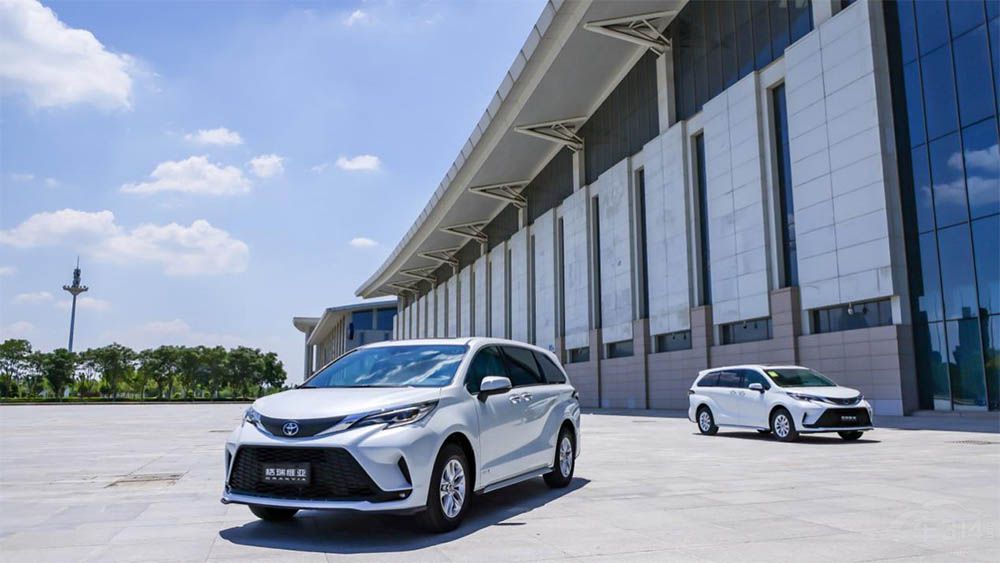 達(dá)沃斯官方貴賓用車—-格瑞維亞閃耀津城 達(dá)沃斯官方貴賓用車—-格瑞維亞閃耀津城