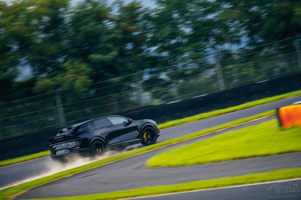 路特斯網(wǎng)傳裁員 中國超跑品牌該怎么打造 路特斯網(wǎng)傳裁員 中國超跑品牌該怎么打造