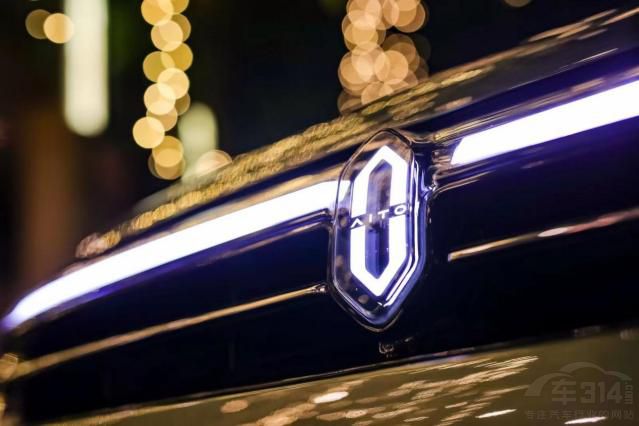 AITO��(w��n)����M7���b�b�I(l��ng)�ȡ������E�ҵ�����