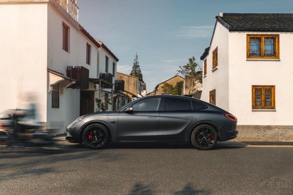 歐拉閃電貓暗夜版上市 起售價(jià)17.63萬元 歐拉閃電貓暗夜版上市 起售價(jià)17.63萬元