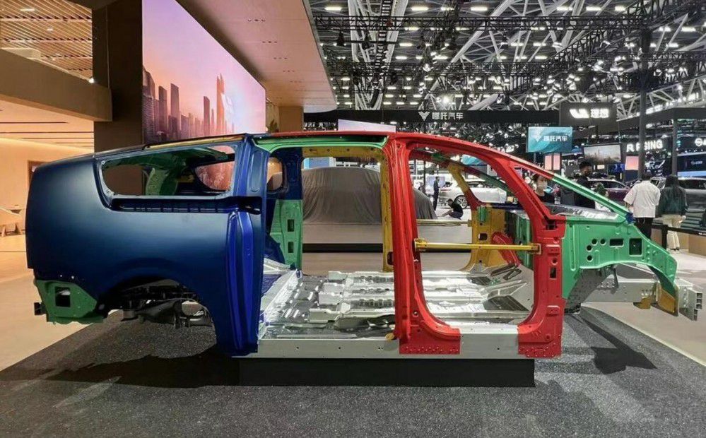 ����MEGA���ݽz�̶�܇����Ц���˼��˂�