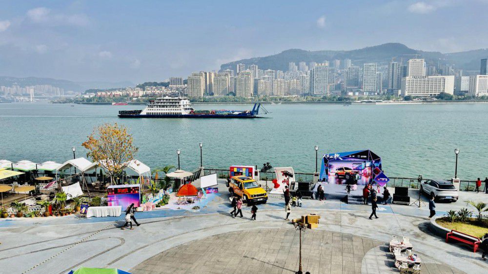 ȫ��BJ40���ЫC�˰��ؑc�f����ʽ���У�