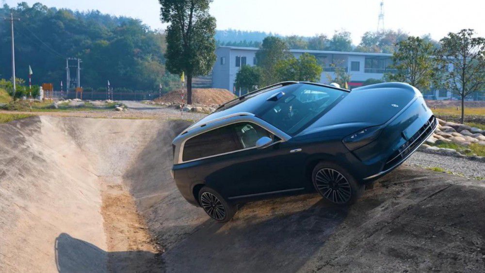 AITO����M9��ʹ�� ���˂��y(t��ng)���AƷ�Ƶ���