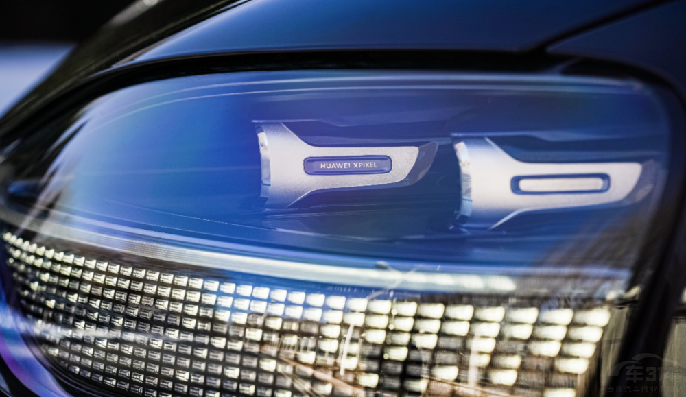 ���A��ŞSUV��(bi��o)�U ����M9Ʒ�b��(hu��)�A�M��Ļ