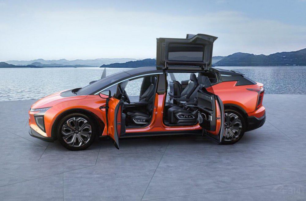 �ߺ��ZȻ������������ֻ�����v���¡���܇��