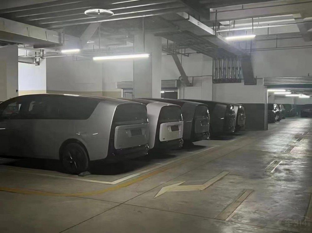 ӆ�γ������Ƀr(ji��)��������� �������񉯡� ��