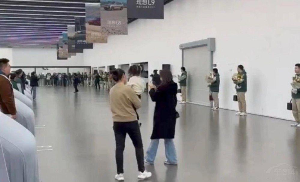 �������ڰ�Փ������������Ε�������������