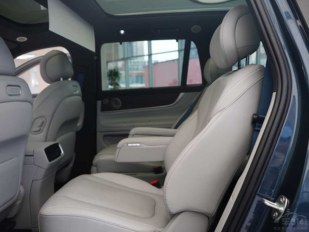 �M(j��n)�ڵĺ�܇�Ӄr(ji��)�������߶�SUV�����\��