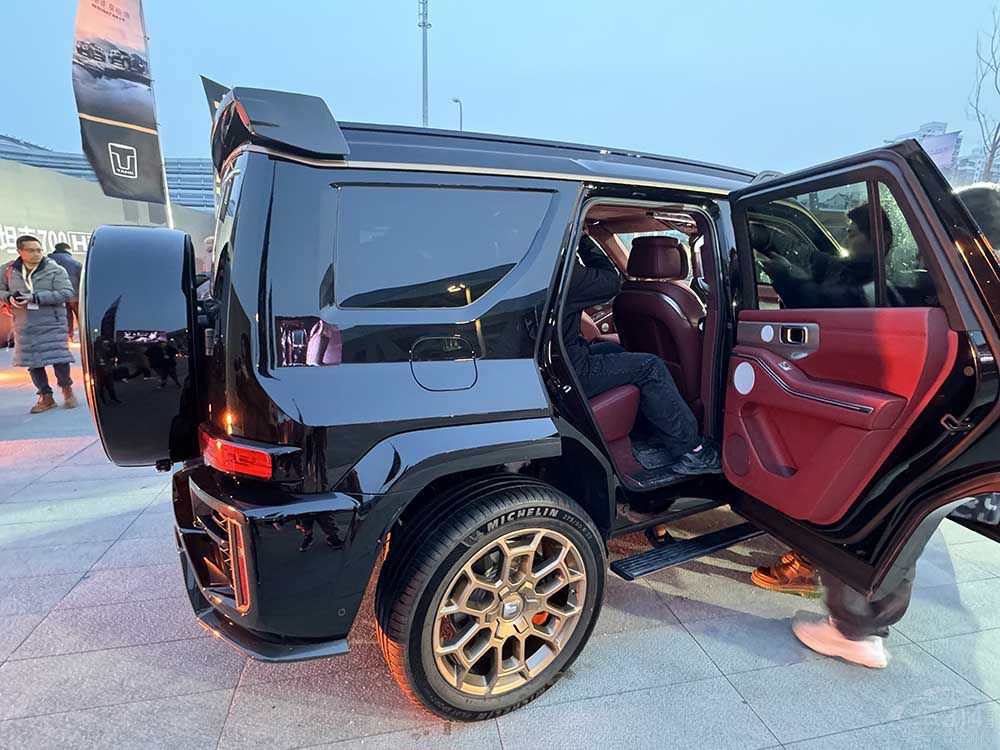 �M(j��n)�ڵĺ�܇�Ӄr(ji��)�������߶�SUV�����\��