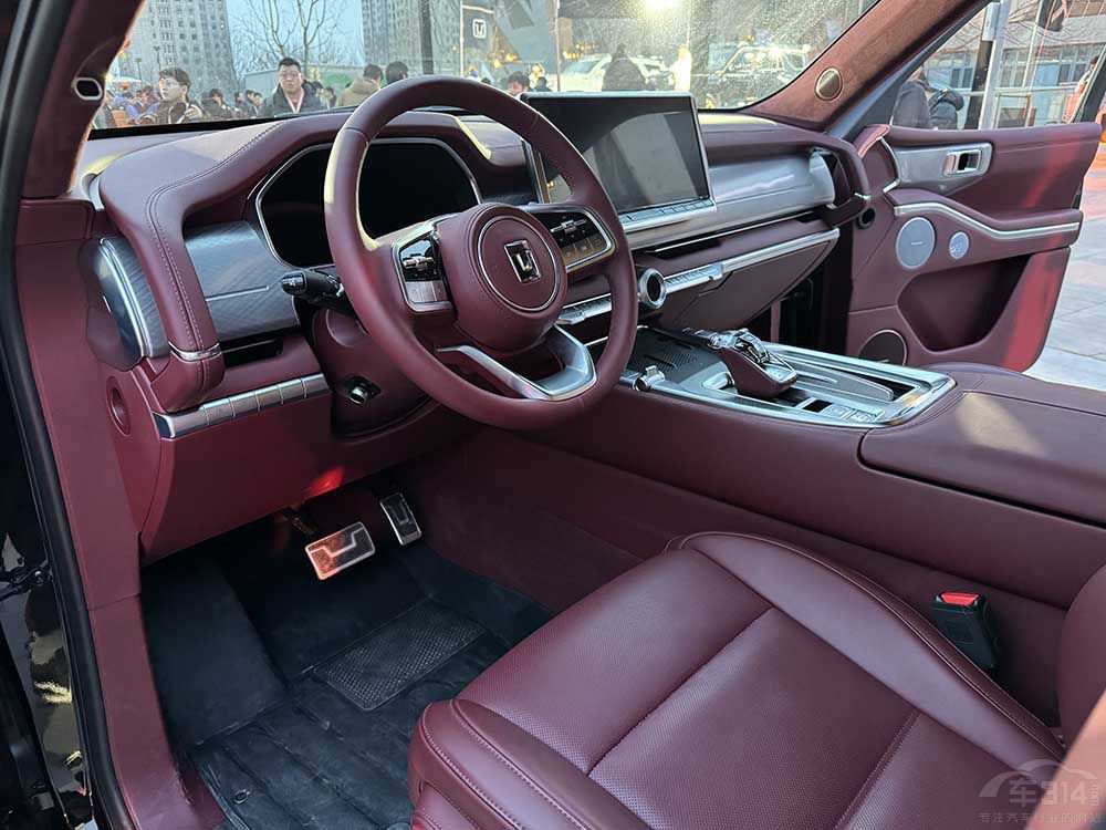 �M(j��n)�ڵĺ�܇�Ӄr(ji��)�������߶�SUV�����\��