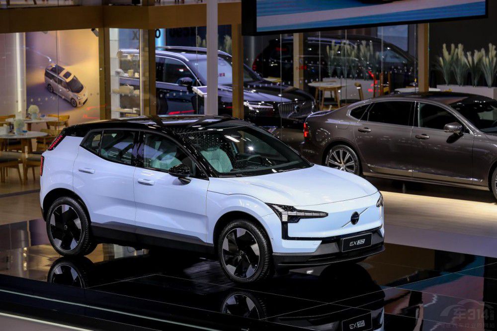 ���W���Ǹм��SUV EX30 �ؑcҫĿ����