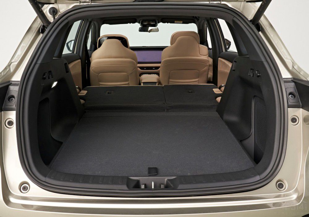 �L(zh��ng)�����Ĵ� CS75 PLUS Ultra �Ą�(d��ng)��(l��i)�u����