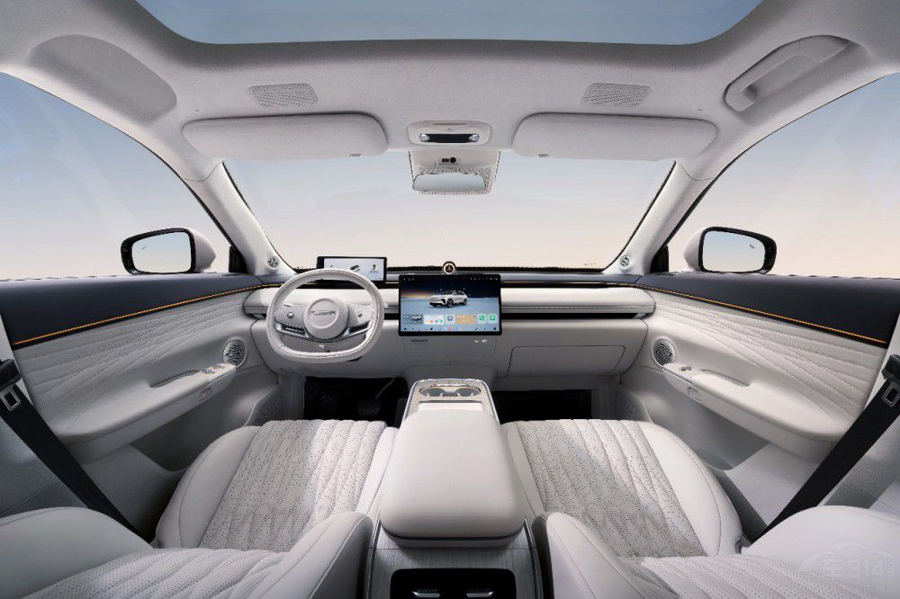 ���A����SUV2025���������ۃr17.28�f��  