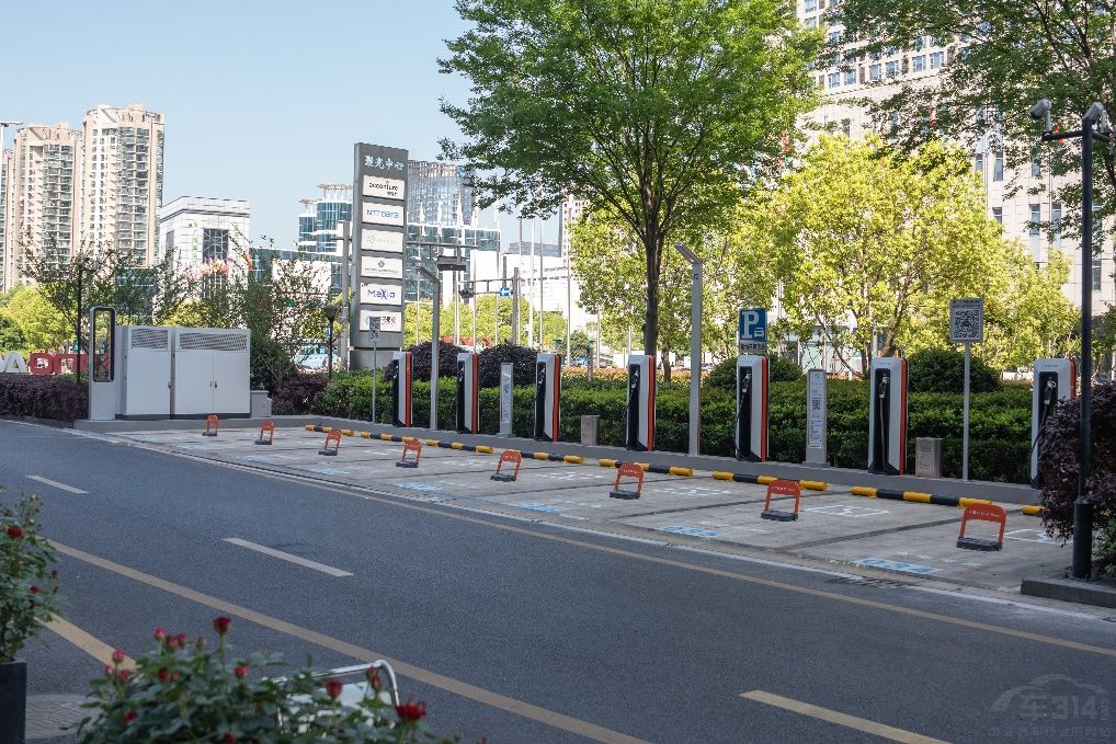 極氪2025年一季度財(cái)報(bào):綜合毛利率創(chuàng)最高 極氪2025年一季度財(cái)報(bào):綜合毛利率創(chuàng)最高