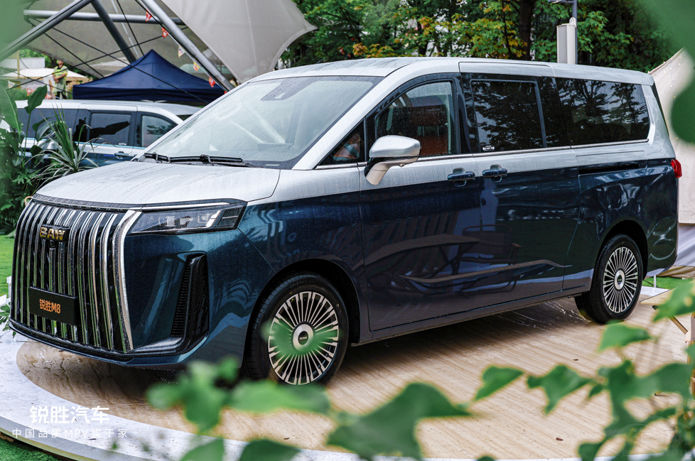 �J����܇Ʒ�ƪ�(d��)����MPV�Ј�(ch��ng)���M(j��n)һ�l�T�~