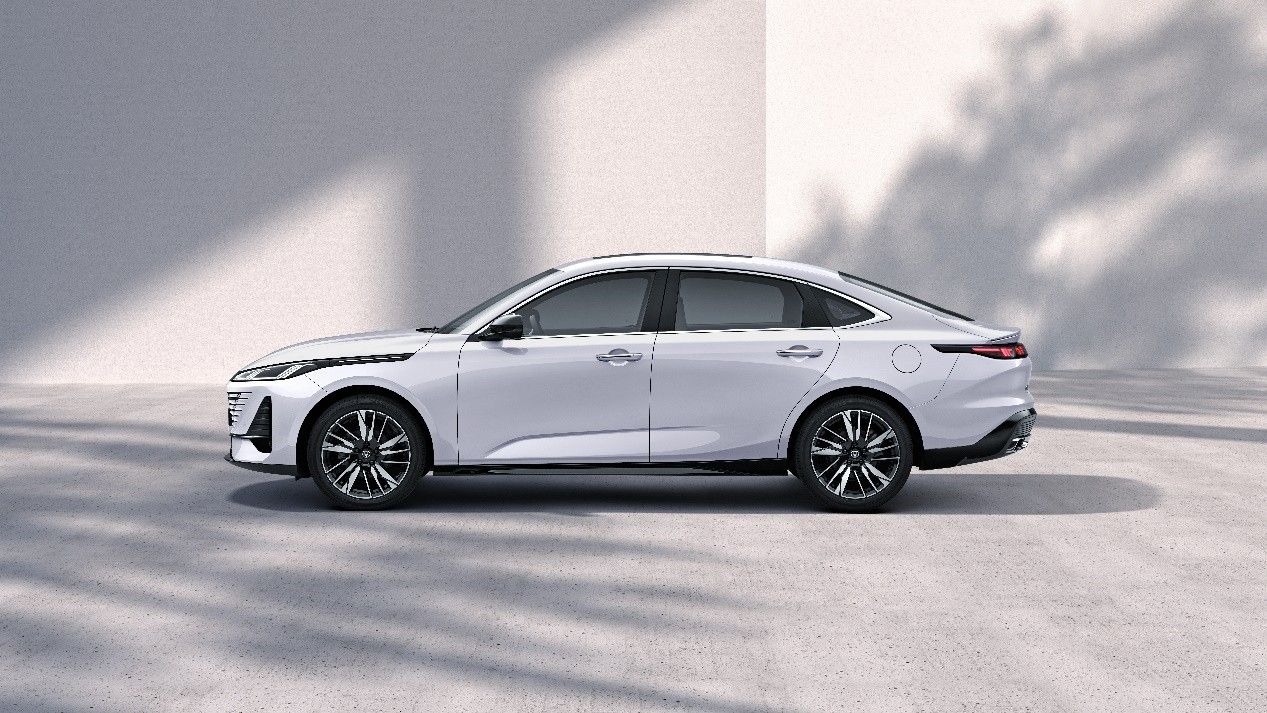 全球智能家轎新標(biāo)桿 長(zhǎng)安第四代逸動(dòng)上市 全球智能家轎新標(biāo)桿 長(zhǎng)安第四代逸動(dòng)上市