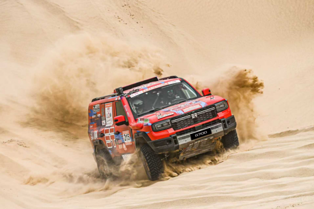 �����AԽҰ������(bi��o)����ʽ�^�����v�MG700����