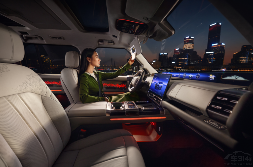 �����AԽҰ������(bi��o)����ʽ�^�����v�MG700����