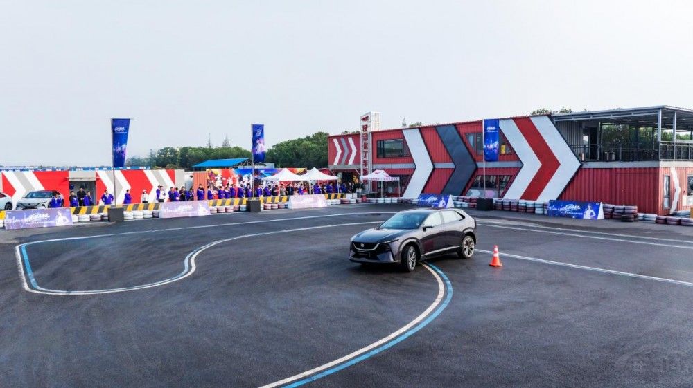 �L(zh��ng)���R���_(d��)�۽zʢ���_(k��i)Ļ��400 �f(w��n)�Ñ��³�